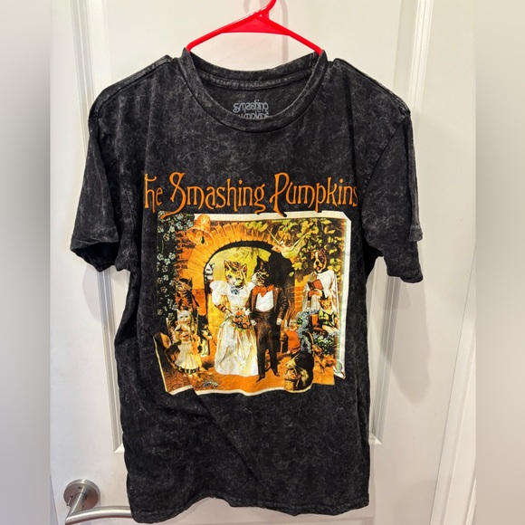 NWOT The Smashing Pumpkins Graphic T-Shirt - M - Picture 1 of 9